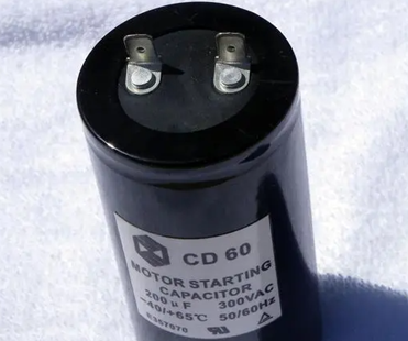 Aluminum Electrolytic Capacitors (CD)